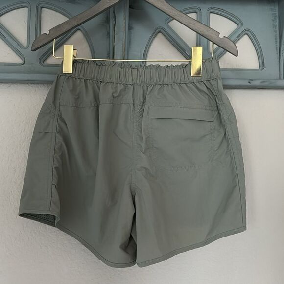 NWOT Free People Wild Short Olive Grey Olive S Water Repellent Lightweight Mid - Picture 9 of 11